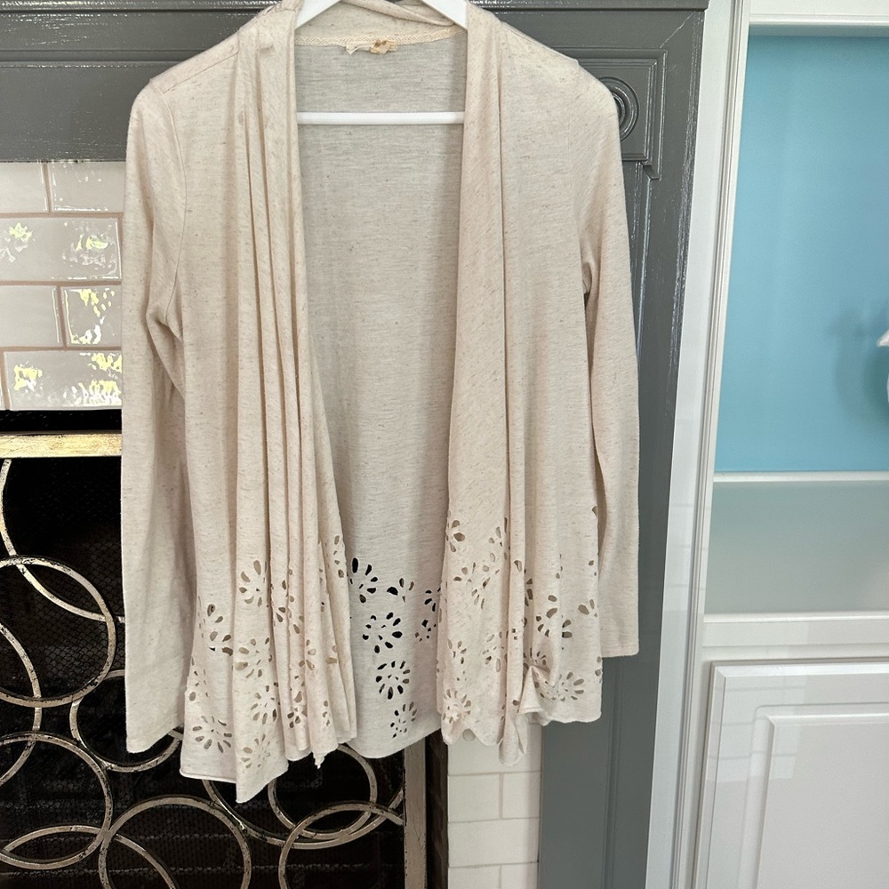 ANTHROPOLOGIE MEADOW RUE sz XS Verna laser cut open cardigan in cream